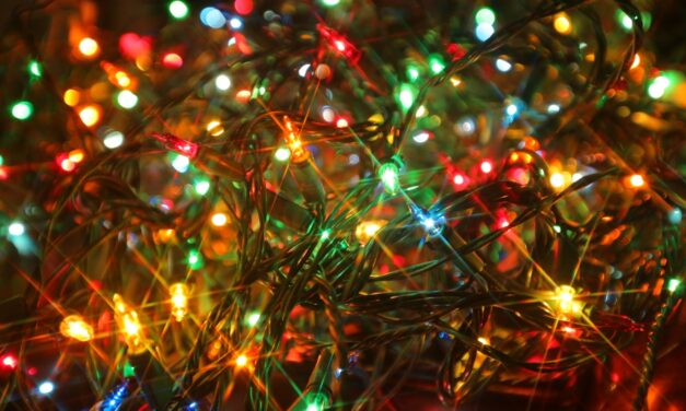 10 Christmas lighting tips to know before putting up decorations